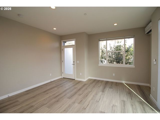 1906 Se TACOMA St, Portland, OR 97202