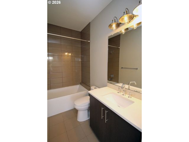 1906 Se TACOMA St, Portland, OR 97202