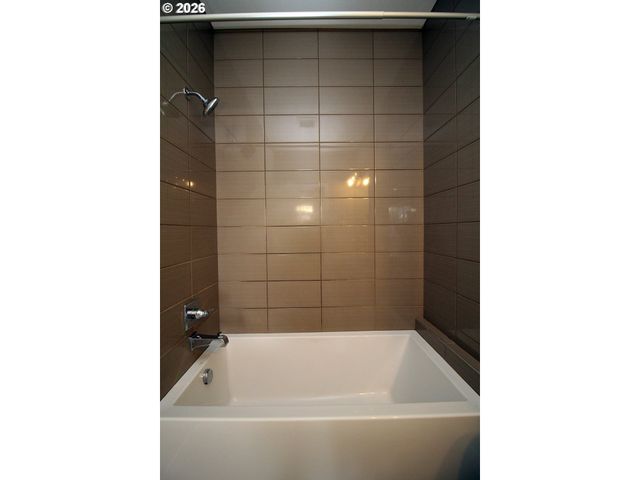 1906 Se TACOMA St, Portland, OR 97202
