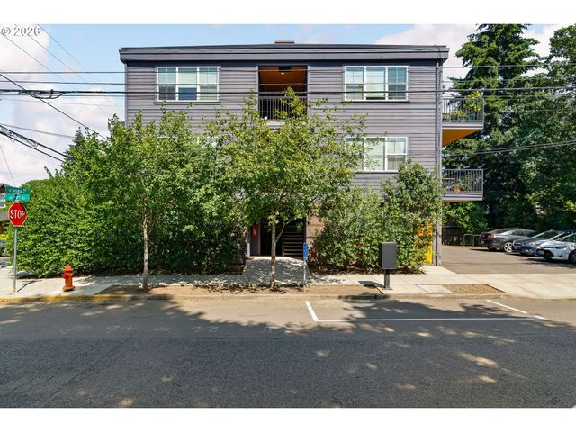 1906 Se TACOMA St, Portland, OR 97202