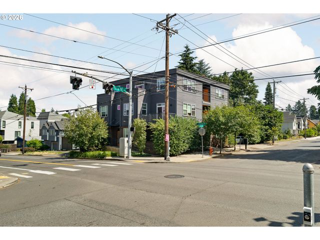1906 Se TACOMA St, Portland, OR 97202