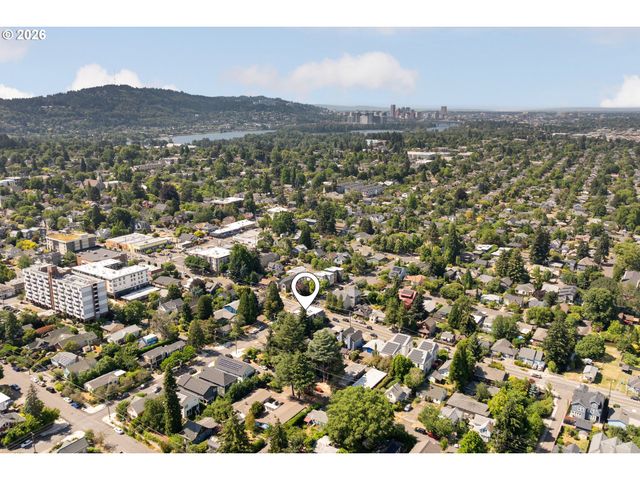1906 Se TACOMA St, Portland, OR 97202