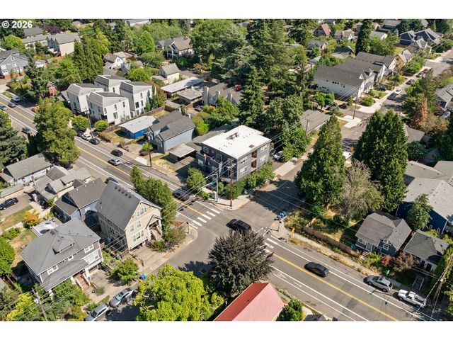 1906 Se TACOMA St, Portland, OR 97202