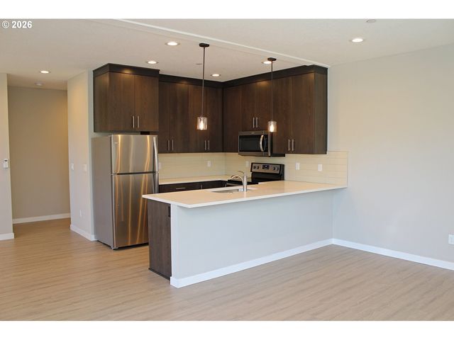 1906 Se TACOMA St, Portland, OR 97202