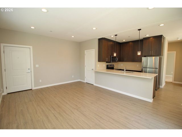 1906 Se TACOMA St, Portland, OR 97202