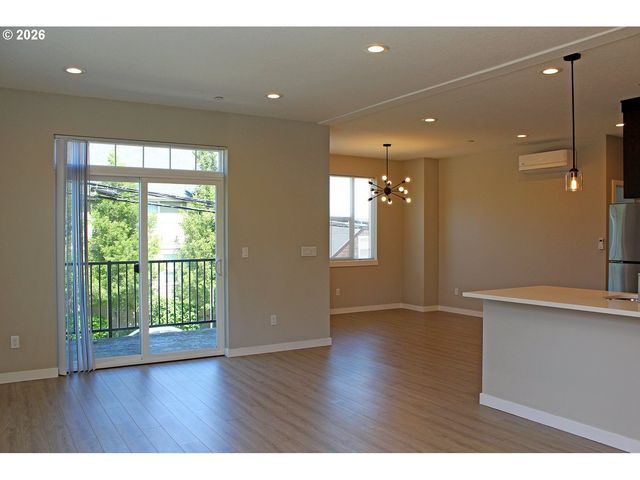 1906 Se TACOMA St, Portland, OR 97202