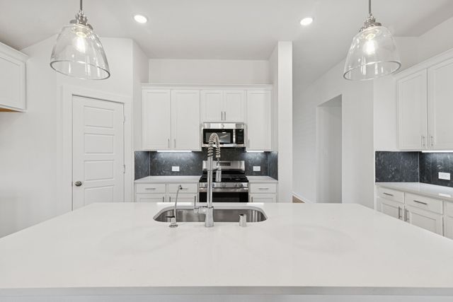 623 Spring Ashberry Court, Magnolia, TX 77354