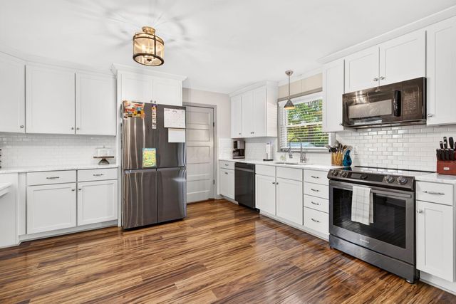 924 White Road, Grove City, OH 43123