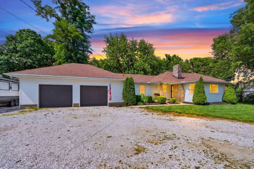 924 White Road, Grove City, OH 43123