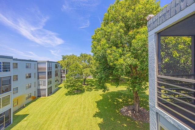 9440 SW 8th Street 417, Boca Raton, FL 33428