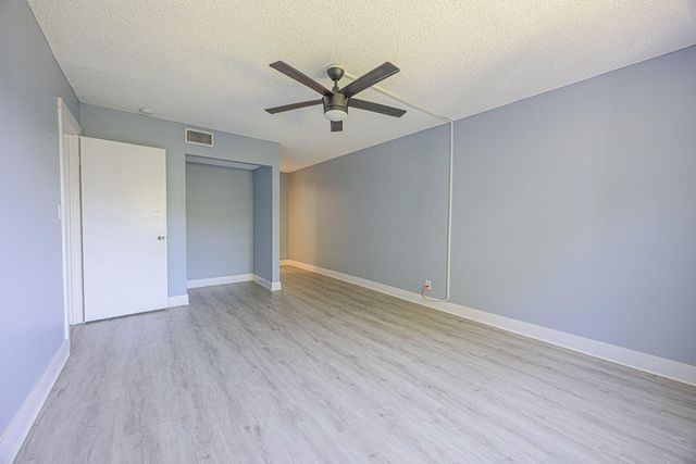 9440 SW 8th Street 417, Boca Raton, FL 33428