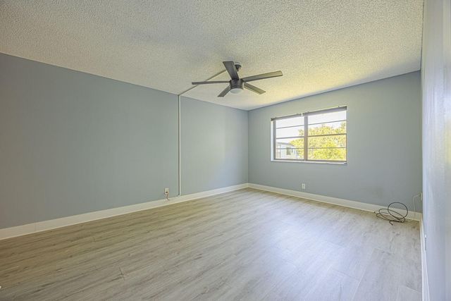 9440 SW 8th Street 417, Boca Raton, FL 33428