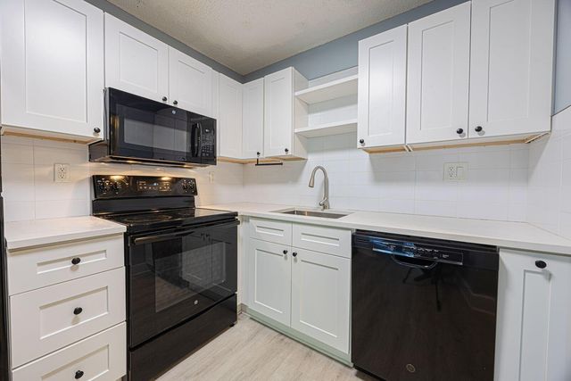 9440 SW 8th Street 417, Boca Raton, FL 33428