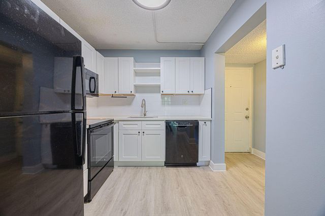 9440 SW 8th Street 417, Boca Raton, FL 33428