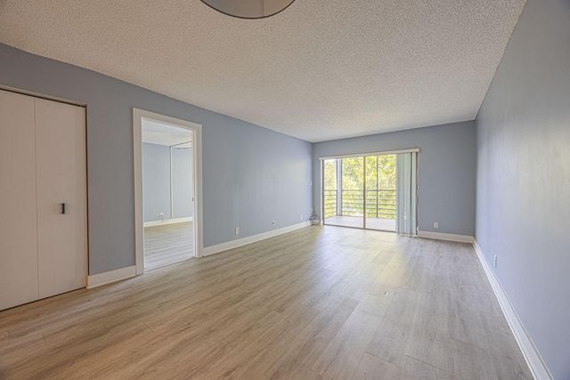 9440 SW 8th Street 417, Boca Raton, FL 33428