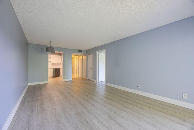 9440 SW 8th Street 417, Boca Raton, FL 33428