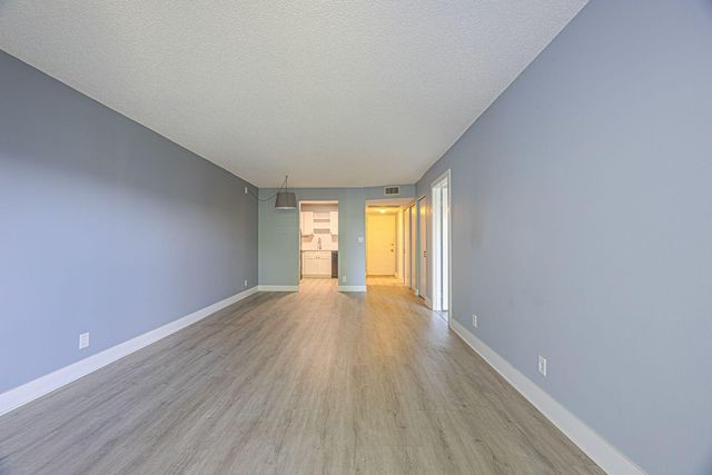 9440 SW 8th Street 417, Boca Raton, FL 33428