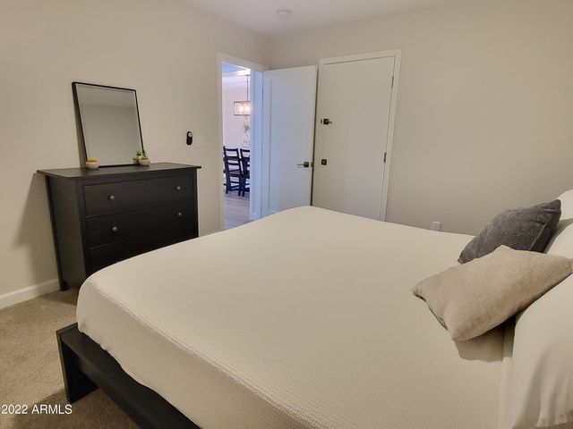 8560 E CAMELBACK Road, Scottsdale, AZ 85251