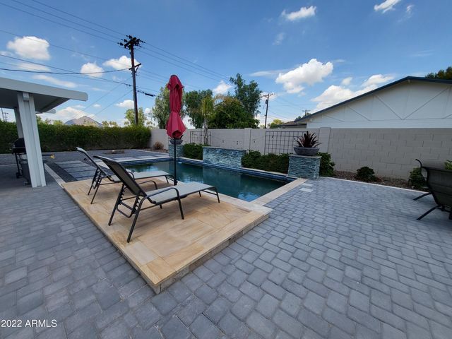 8560 E CAMELBACK Road, Scottsdale, AZ 85251
