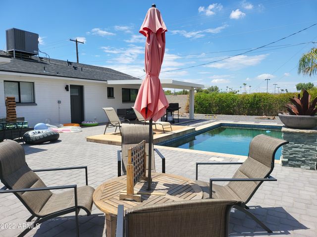 8560 E CAMELBACK Road, Scottsdale, AZ 85251