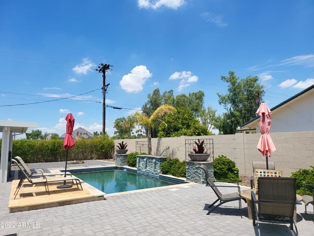 8560 E CAMELBACK Road, Scottsdale, AZ 85251