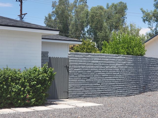 8560 E CAMELBACK Road, Scottsdale, AZ 85251