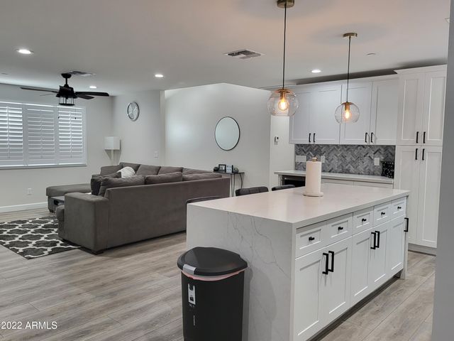 8560 E CAMELBACK Road, Scottsdale, AZ 85251