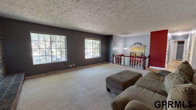 5935 S 140 Avenue, Omaha, NE 68137
