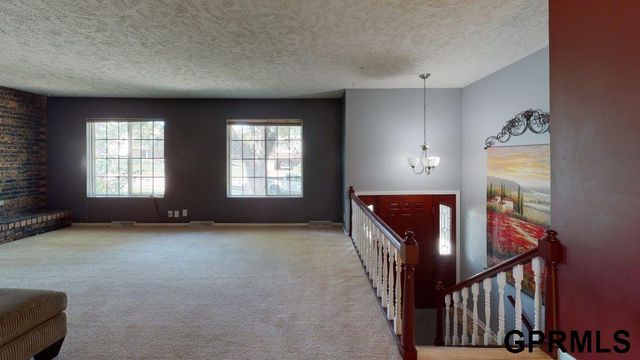 5935 S 140 Avenue, Omaha, NE 68137