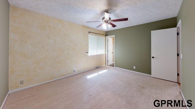 5935 S 140 Avenue, Omaha, NE 68137