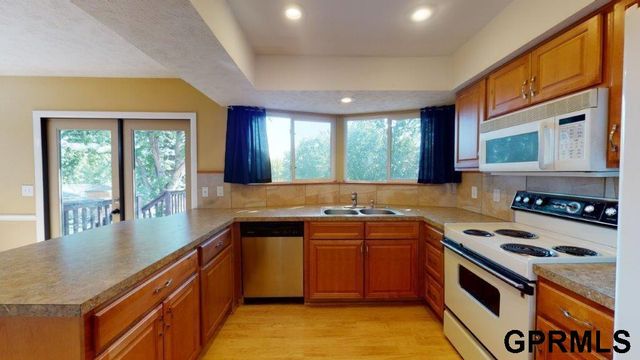 5935 S 140 Avenue, Omaha, NE 68137