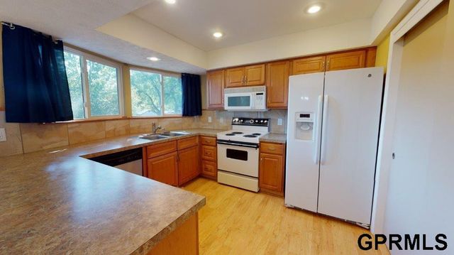5935 S 140 Avenue, Omaha, NE 68137