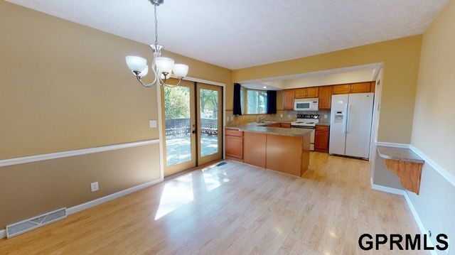 5935 S 140 Avenue, Omaha, NE 68137