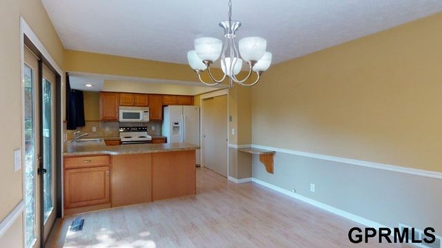 5935 S 140 Avenue, Omaha, NE 68137