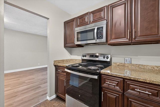 4200 Hillcrest Drive, Hollywood, FL 33021