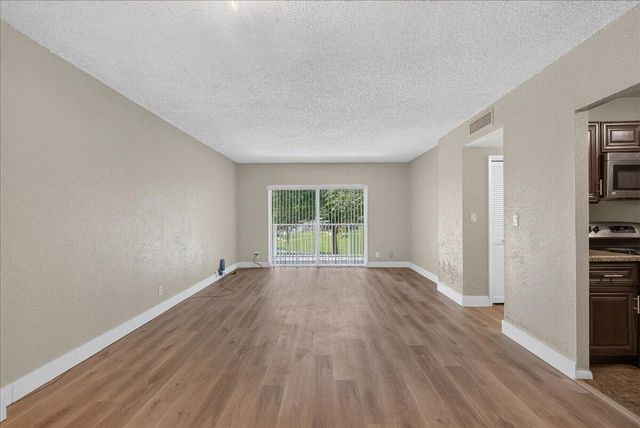 4200 Hillcrest Drive, Hollywood, FL 33021