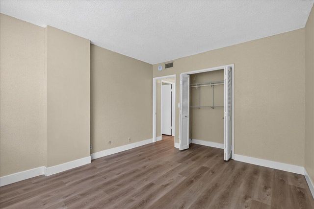 4200 Hillcrest Drive, Hollywood, FL 33021