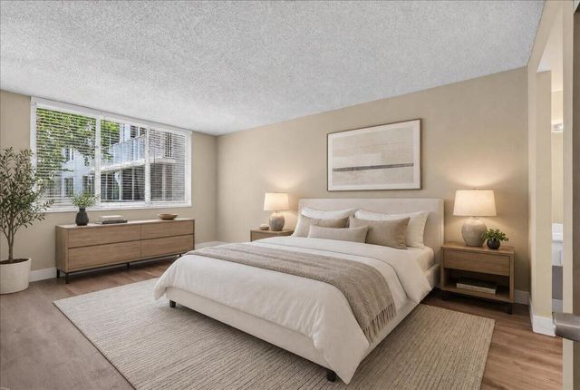 4200 Hillcrest Drive, Hollywood, FL 33021