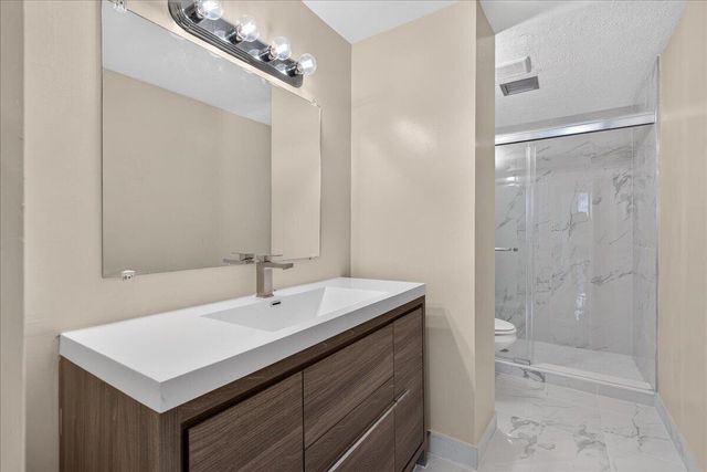 4200 Hillcrest Drive, Hollywood, FL 33021