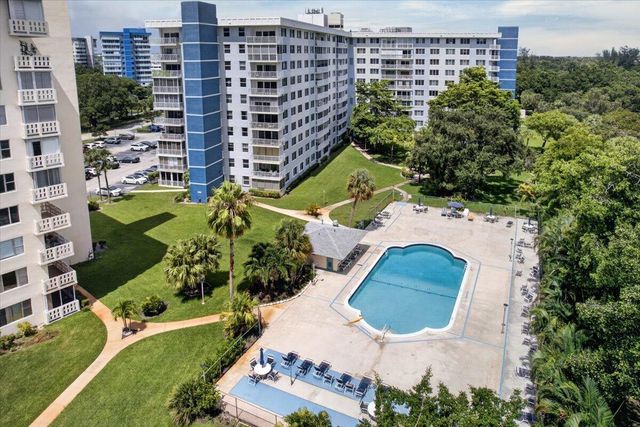 4200 Hillcrest Drive, Hollywood, FL 33021