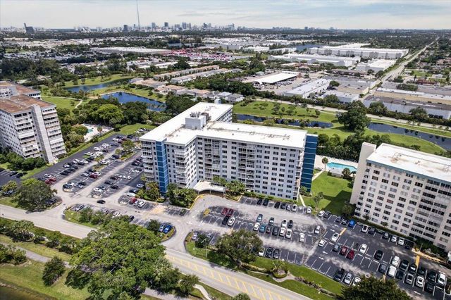 4200 Hillcrest Drive, Hollywood, FL 33021