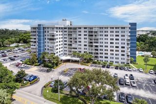 4200 Hillcrest Drive, Hollywood, FL 33021