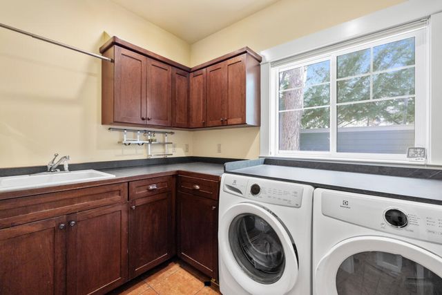 10247 Mourning Dove Drive, Klamath Falls, OR 97601