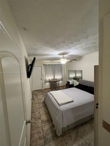 1026 NE 9th Ave 2, Fort Lauderdale, FL 33304