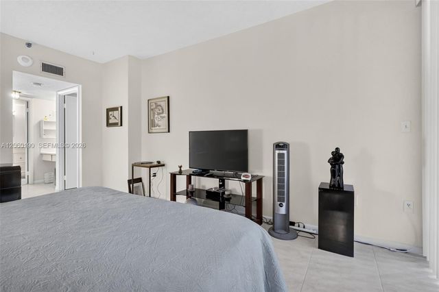 900 NE 195th Street 109, Miami, FL 33179
