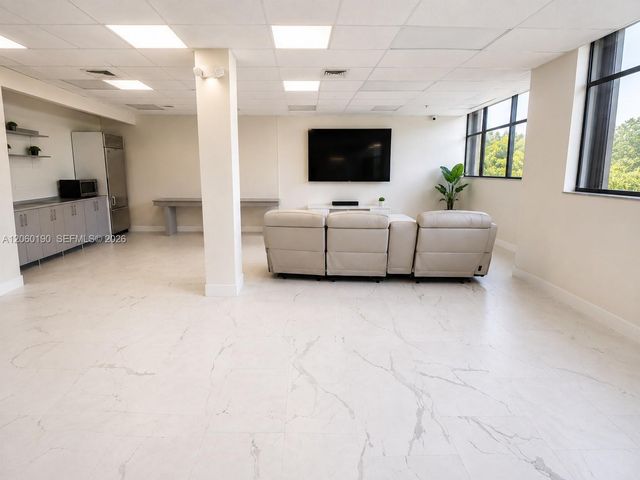 900 NE 195th Street 109, Miami, FL 33179