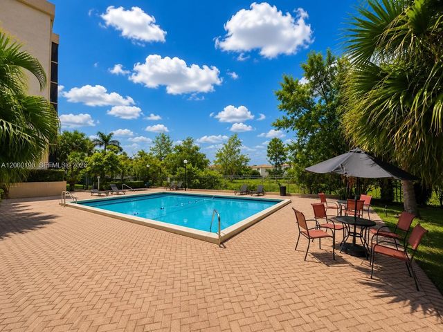 900 NE 195th Street 109, Miami, FL 33179