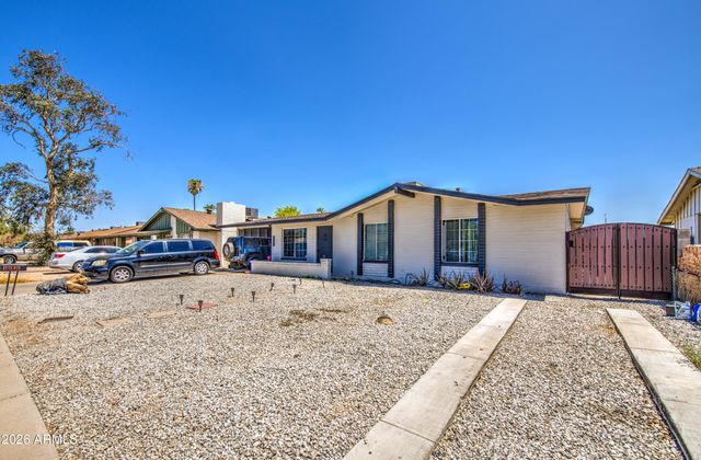 8939 W SELLS Drive, Phoenix, AZ 85037