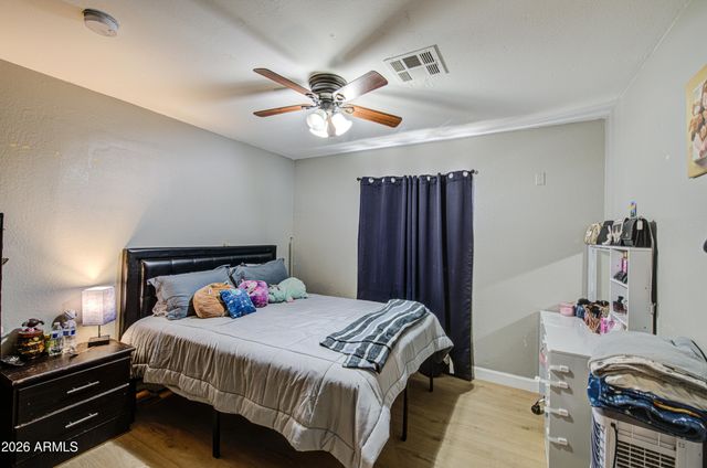 8939 W SELLS Drive, Phoenix, AZ 85037
