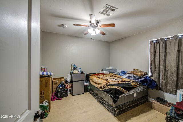 8939 W SELLS Drive, Phoenix, AZ 85037